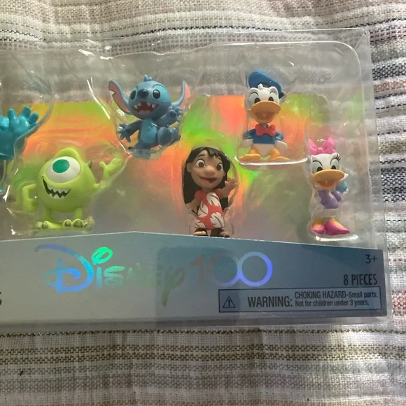 New Disney 100 yrsCelebration Collection Limited Edition Dynamic Duo Playset - Picture 4 of 6